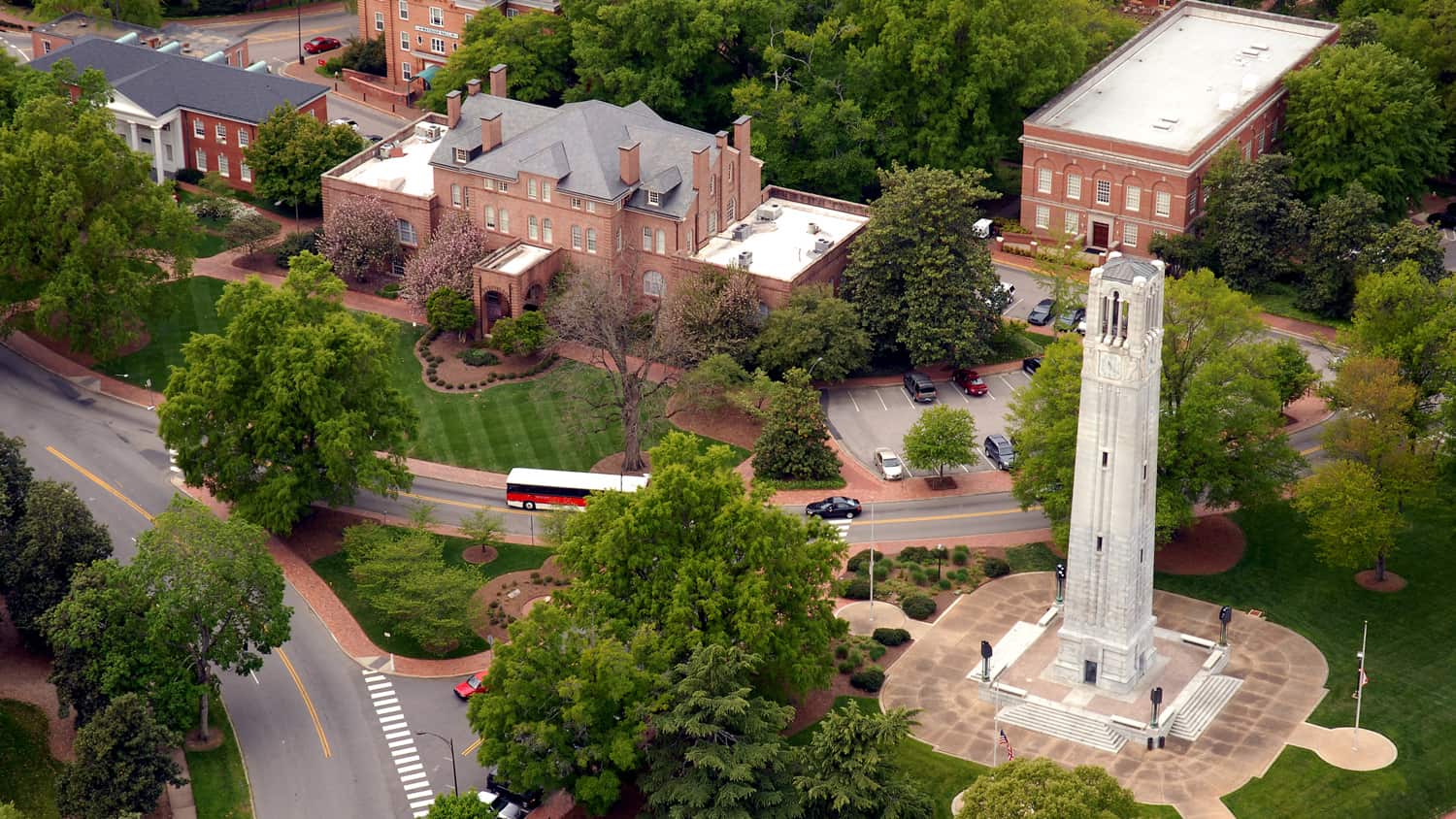 /img/newses/origin/AERIAL.belltower.392.jpg